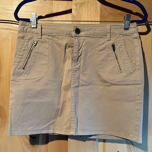 Size 4 khaki stretchy skirt